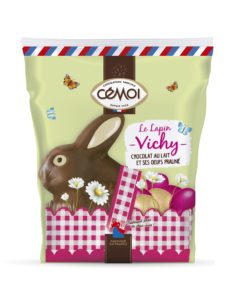 Le lapin Vichy au chocolat au lait et ses oeufs pralinés Cémoi