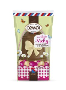 La cloche Vichy au chocolat au lait et ses oeufs pralinés Cémoi